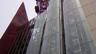 赤い観覧車が目印！HEP FIVE（ヘップファイブ）