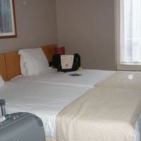 ベッドだけでほぼ部屋がいっぱい..