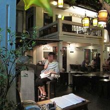 おしゃれな隠れ家的タイ料理屋さんです