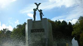 こんこんと湧き出しています。