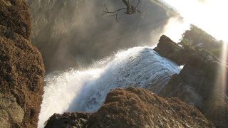 ザンビア側から見たモシ・オ・トゥニャ