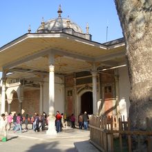 ハーレムの入り口