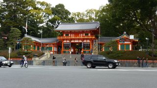 八坂神社・・・「祇園祭」が行われる神社として、あまりにも有名です。