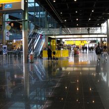 スキポール国際空港は広くてきれい♪