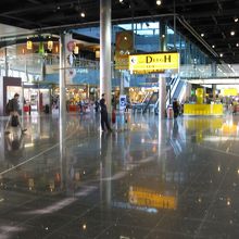 スキポール国際空港は広くてきれい♪ 