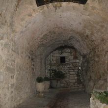 シャトー・エザは古城のよう・・・☆