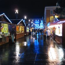 マセナ広場には、クリスマス・マーケットも出てました！♪！