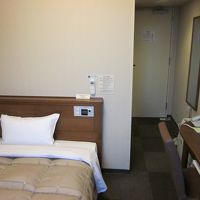 シングル禁煙ルームは空気清浄機付きスチームでした。
