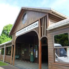 出発地のフレッシュ・ウォーター駅です