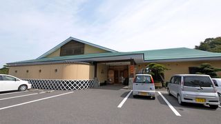 有名だが並みの味，窓からの景色は奇麗