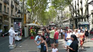 スリには十分気を付けて