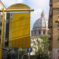 ホテル前のバス停