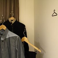 ハンガーはワイヤー吊り