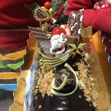 これはクリスマス特別バージョンの生チョコロールです。
