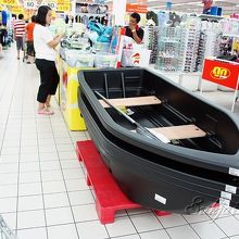 洪水の頃、ボートが売ってた