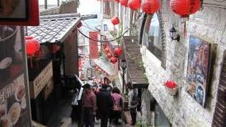 上から降りた方が楽では？