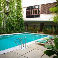 プール。ここは雰囲気いい。