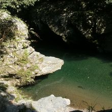 周囲に人工物がなく秘境の雰囲気