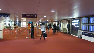 ターミナル２Ｅ→Ｆへ