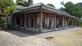 （旧リンガー住宅）---「グラバー園」内にある国重文の洋式建築です。建材にはロシアの石も・・・。