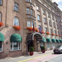 立派なレンガの外観