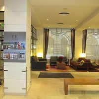 ロビーです。まぁまぁ広いと思います。