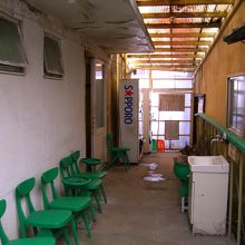 温泉場に向かう廊下