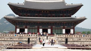 政治に勤勉であるという宮殿