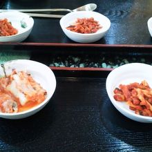 付け合わせのキムチ達