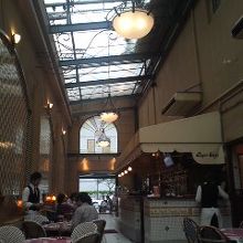 テラス席なのに雰囲気ありで寒くも暑くもない