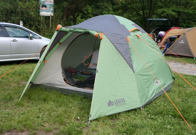 私のテント。なんとか綺麗な地面の所を確保