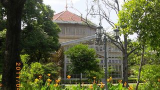 チークで造られています。