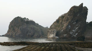 本州北の果てにある、恋愛パワースポットの「願掛岩」