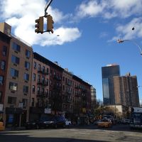 ホテル前の10th Ave通りです。