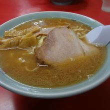 醤油ラーメン、大盛り、ネギ抜き