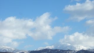 富山の象徴：立山連峰