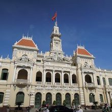 思わず車道に出てしまうので注意