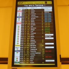 ラウンジ内掲示板