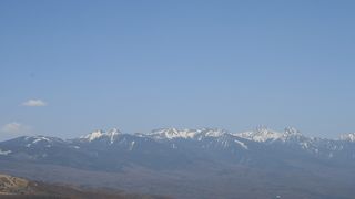 頂上から八ヶ岳が見えます