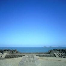 駐車場のすぐそばは、もう海！