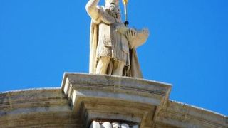 守護聖人「ヴラホ」が祀られています