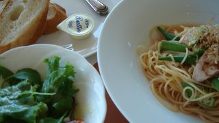 兵庫県立美術館の企画展に合わせた料理を出す ラピエールミュゼ