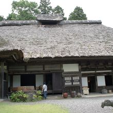 豪農の家を思わせる民家でした