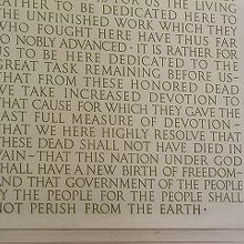 下の三行に注目！です。「人民の〜」