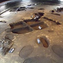 縄文時代の竪穴住居がいつでも見れる