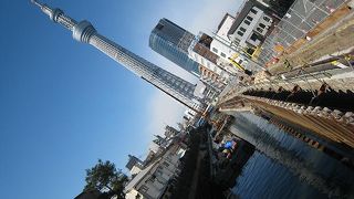 十間橋から眺めるも…（スカイツリーのオープン前）