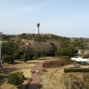 広大な敷地、潮風の吹きぬける公園