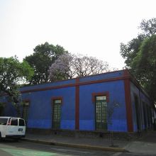 外側から見たフリーダ博物館