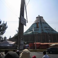 外から見た寺院