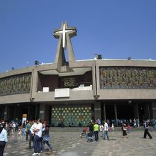 新しく建てられた寺院